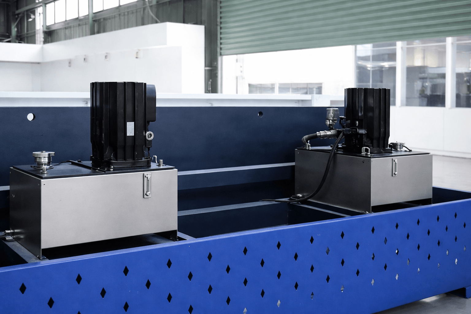Double pump hydraulic control on HPB High-End